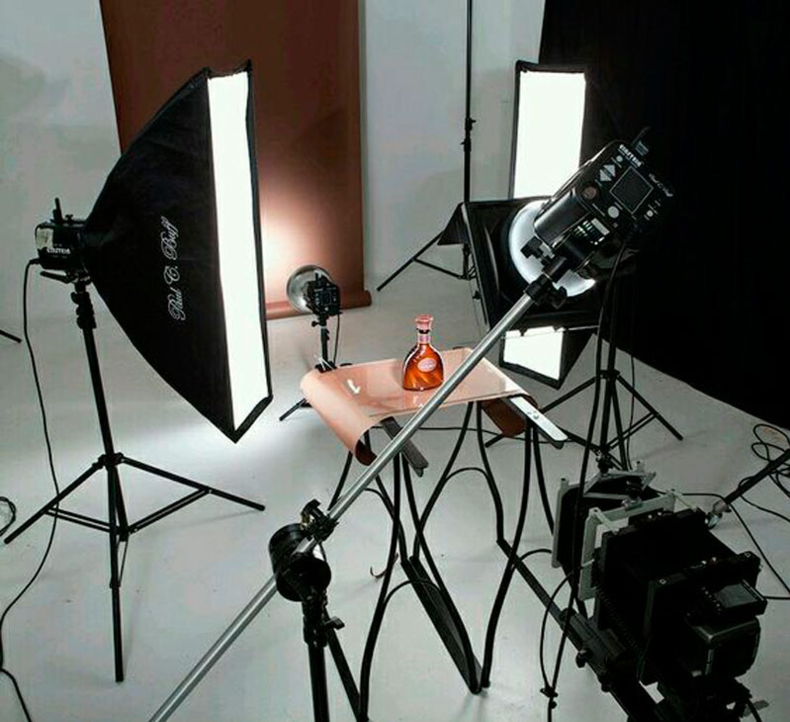 Sesión fotográfica de un producto para una campaña publicitaria.